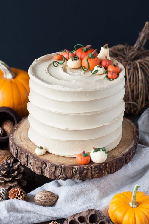 magicalautumn: sweetoothgirl:Pumpkin Spice Latte Cake Follow for all things cozy and autumn related!