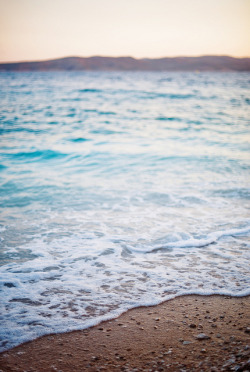 tropicalism:  Waters by *December Sun on Flickr. 