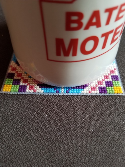 And now a geometric Mug Rug!  Colorful and exact, lol.