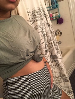 chubbyestelle:  I bought these shorts yesterday, a size bigger than I usually go, and I’ve already managed to be bulging out of them. Who wants to hear about the meal that caused this?