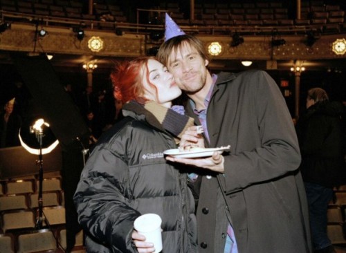 mad-prophet-of-the-airwaves: Jim Carrey and Kate Winslet behind the scenes of Eternal Sunshine of th