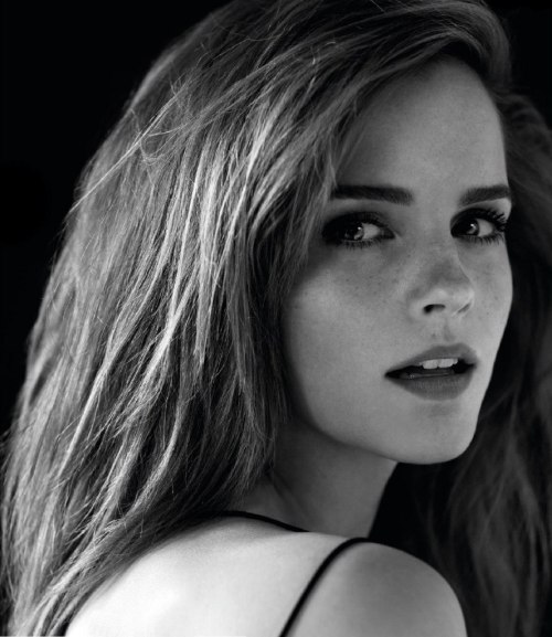 dailyemmawatson101:Black n white via /r/EmmaWatson https://ift.tt/3bAsM3E