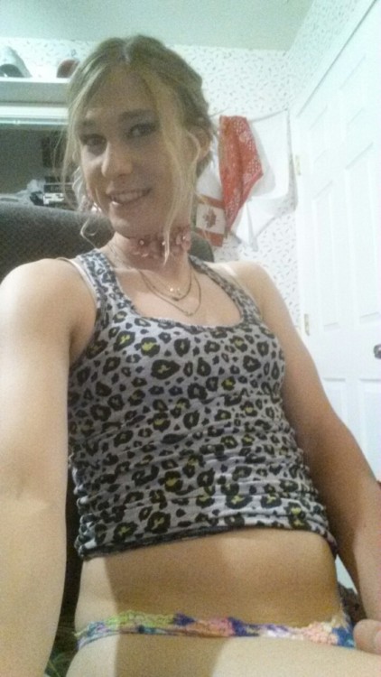 Omg sooo fun see you on chaturbate right now Friday night come hang out chaturbate.com/addibabeee