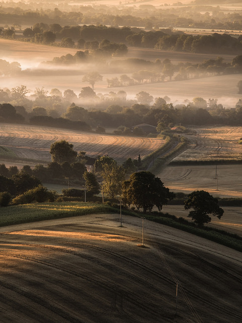 chillypepperhothothot: Vale of Pewsey by d.g.photos on Flickr.