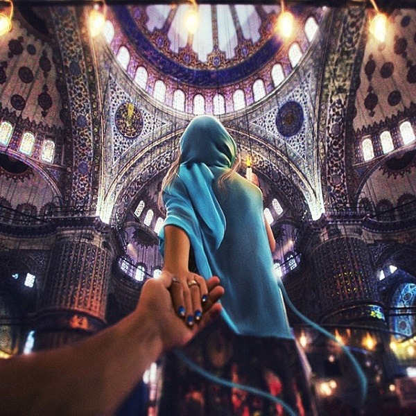 skape-arts:  the idea is aesthetically beautiful. love takes you to anywhere.  