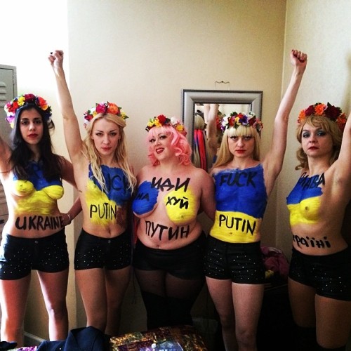 dirtymartininyc: Fuck Putin! W @theatrereverb @julie_Atlas_Muz @FEMEN_Movement