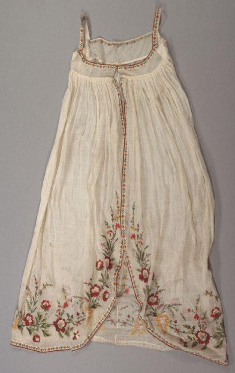 Embroidered overdress | de Young / Legion of Honor | c. 1800-1810