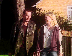 thedoctorofsteel:#this scene just always reminds me of those couples you’d see in the hallway in hig