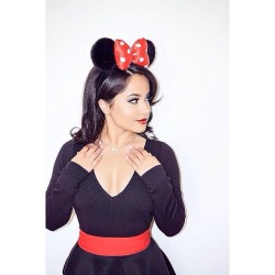 giovancreano:  I love Minnie Mouse and becky