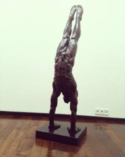 malefeed:   killianadam: I love this! #statue