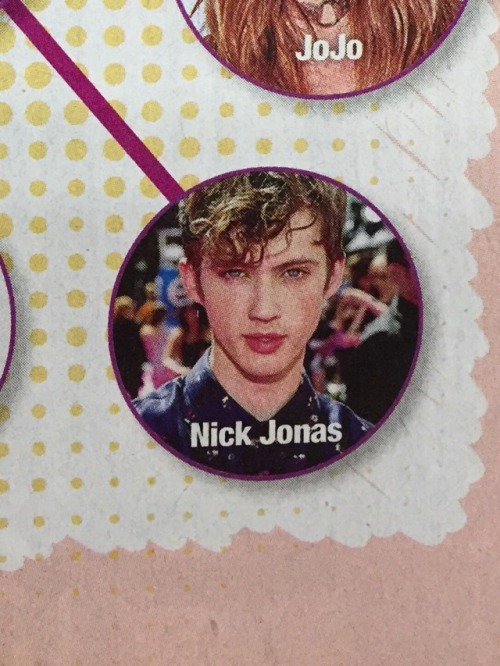 Wow! I never knew Alessia made a duet with Nick Jonas!1!!1source: J-14 magazine “Stars&rsquo