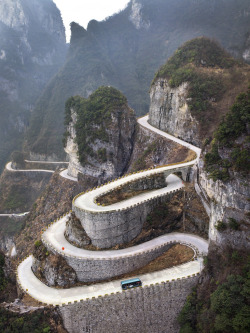 4nimalparty:  Tianmen Mountain, China (by