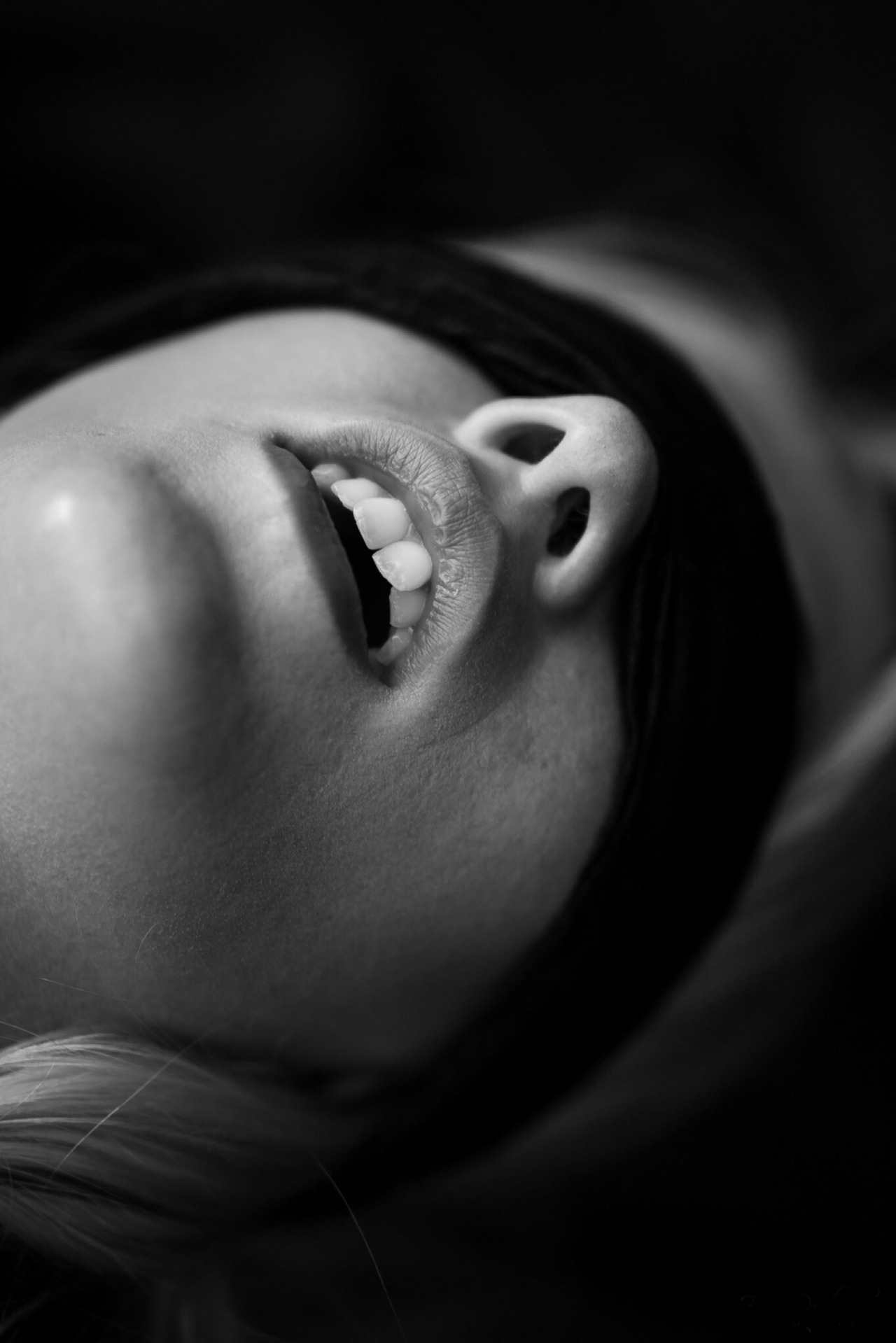 phantomshaman:  secondlifep:  Baby, your mouth tells me that I’m doing it right.