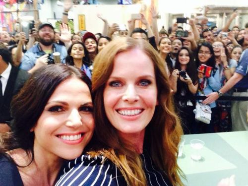 storybrookemirror:We love our #Oncers! #SDCC [x]