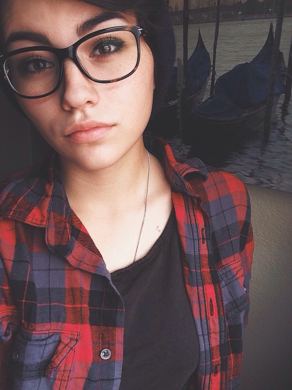 auburnbrown:  wtf is up w/ my smile 😐