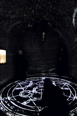 schattengestalt:  Faust room @ Speculum Alchemiae in Prague, Czech Republic 