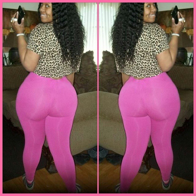 unknown21222:  http://unknown21222.tumblr.com/  Sexxxy phat ass