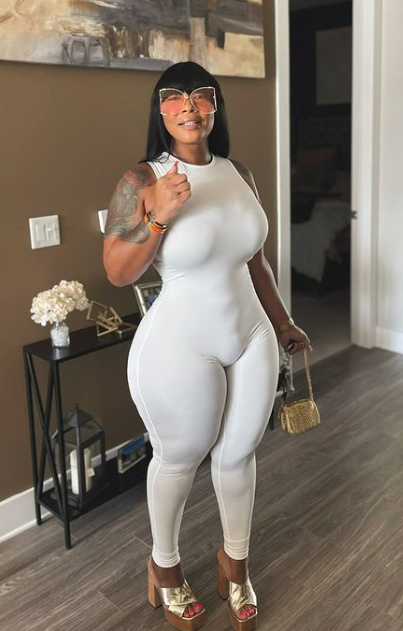 fletchertrowan:  IG: westayprettyTHICKnCurvy adult photos