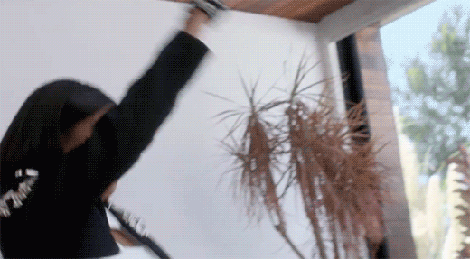 hersheywrites:  WHAT IS THIS FROM????!!!!!!