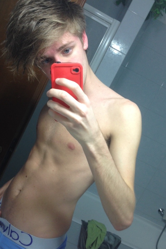 🐧 You Must Be Gay+ To View This Blog*