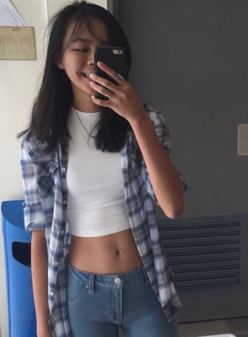 chineseteenbull: Slutty Petrina, loves clubbing and flirting around. Heard that u change bf quite fr