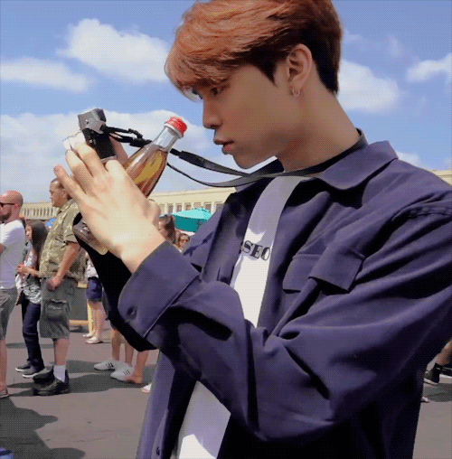 romsae: ohbaibeeitsyou: NCT in LA // Johnny  @jonisuh
