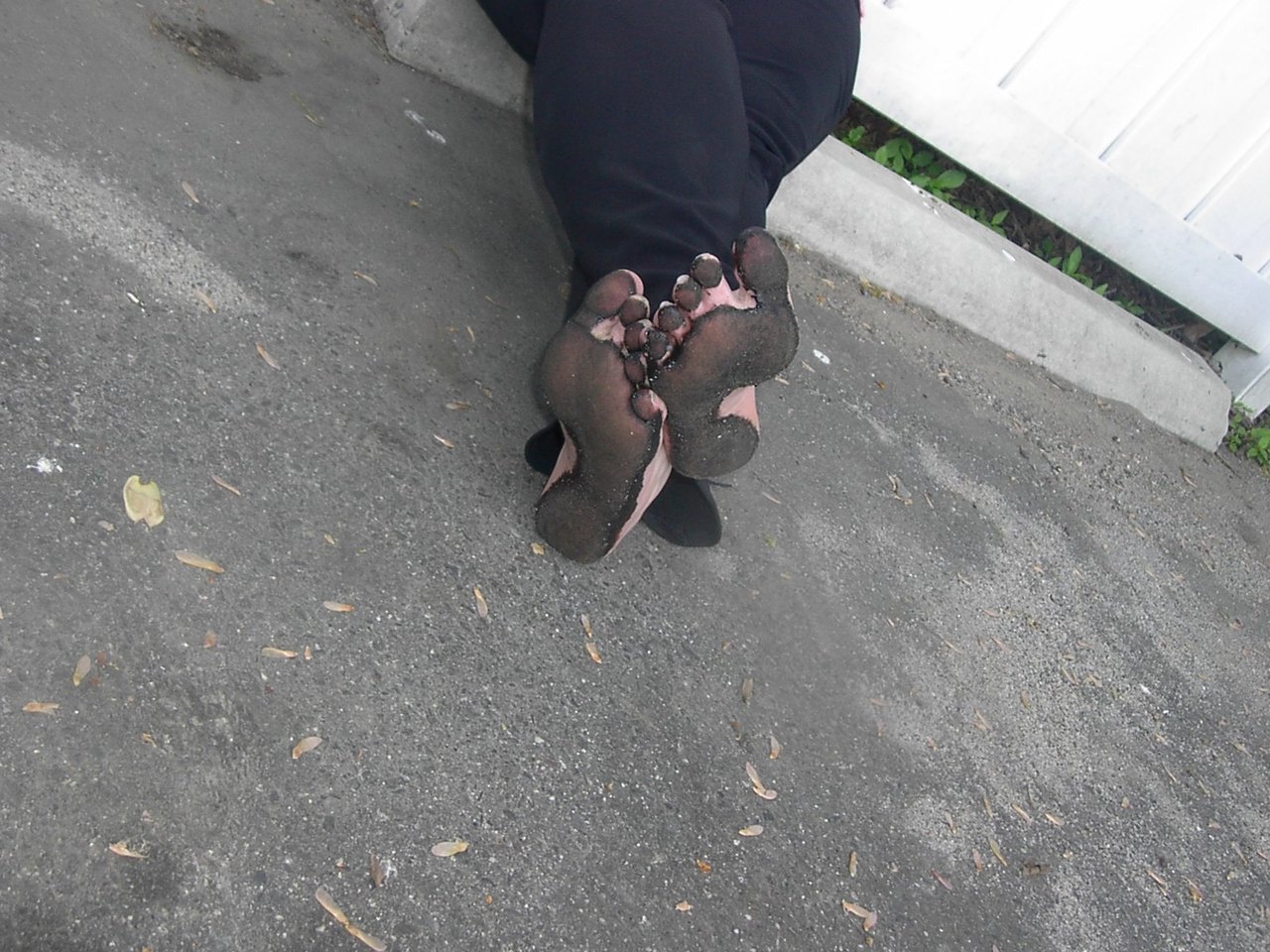 femaledirtyfeet:  Last set of Cindy’s feet