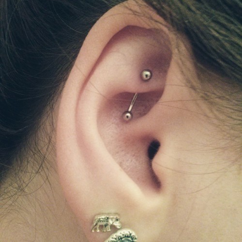 It’s so cute <3 thank you, @jeskasmitham #piercing #newone #ear #rook #earrings