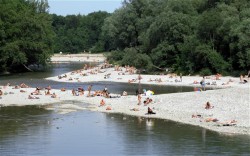 nudiarist:  Munich’s Legalization of Public Nudity is Sexy, But Not Surprising || Jaunted http://www.jaunted.com/story/2014/4/16/1567/70892/travel/Munich’s Legalization of Public Nudity is Sexy, But Not Surprising 