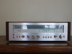 analog-dreams:  vintage Technics receiver