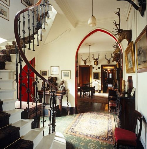 thesixthduke: decordesignreview: The Victorian entrance hall at Glentruim is decorated with hunting 