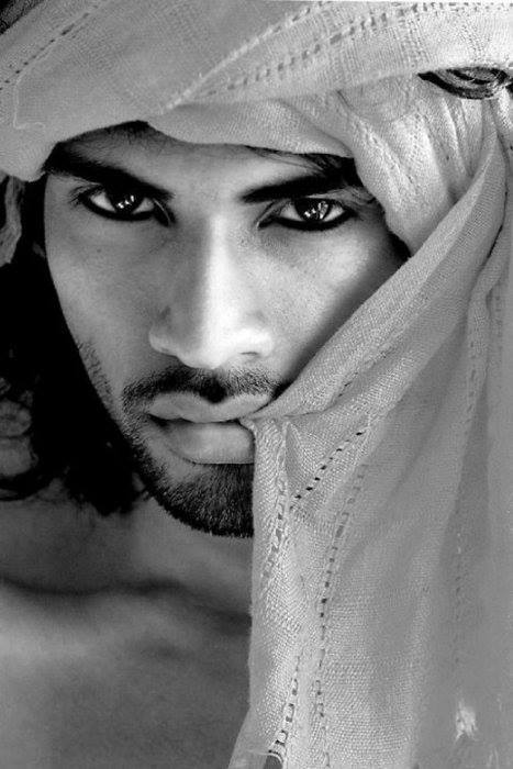 arabadoodudes:  Those eyes. 