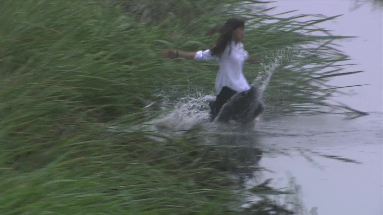 kinoskaya:
““All About Lily Chou-Chou (リリイ・シュシュのすべて Rirī Shushu no Subete), 2001, dir. Shunji Iwai
” ”