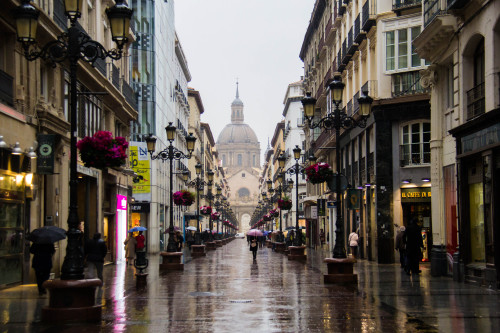 danielalfonzo:  Rainy streets of Zaragoza, Spain.