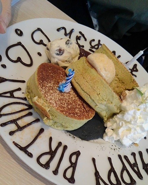 初めての #湘南パンケーキ #早めの誕生日プレゼント#パンケーキ #小田原 https://www.instagram.com/p/CKNyb9tAdFP/?igshid=abzp85h1y21g