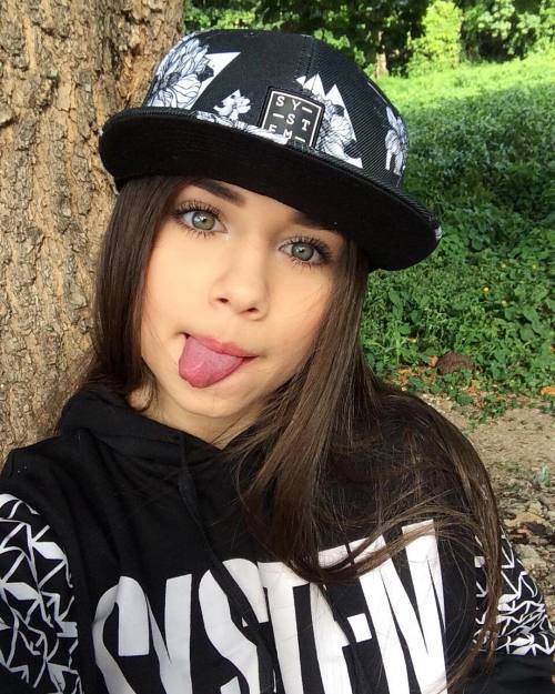 http://streetgrl.tumblr.com/post/156050626592
