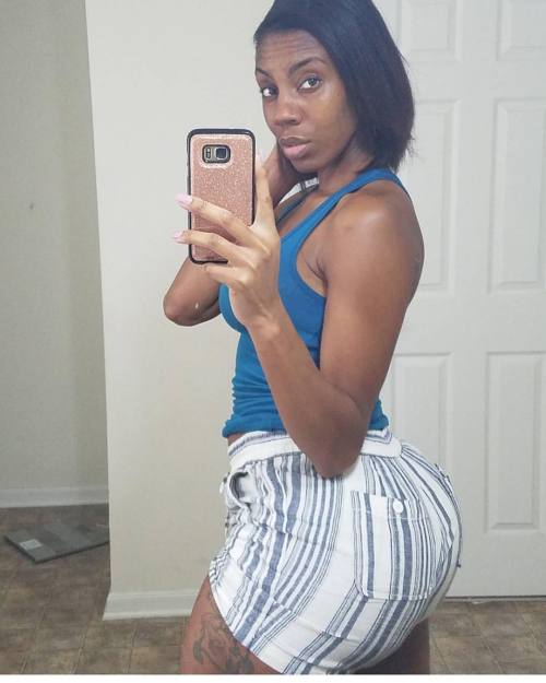 awesomeblack-girls:  Delicious black babes are desperate to meet men!
