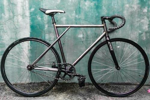 hizokucycles:#Repost from cyclist @ckmirafss - Maldea ✖ The Project ✖ Skeace ✖ Alpina ✖ #avemaldea #