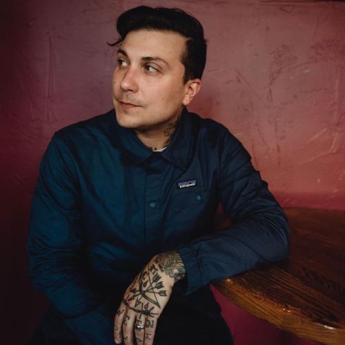 current-mcr-news:shanphotomaker: Last month I did this little portrait session with @frankierom