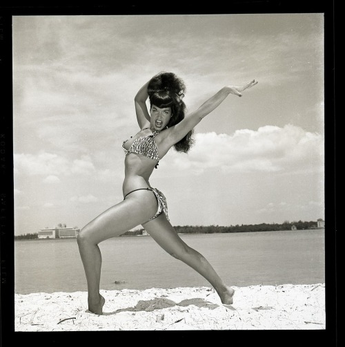 odk-2:    				Bettie | Beach | BunnyBettie Pageon the Beachby Bunny Yeager1954