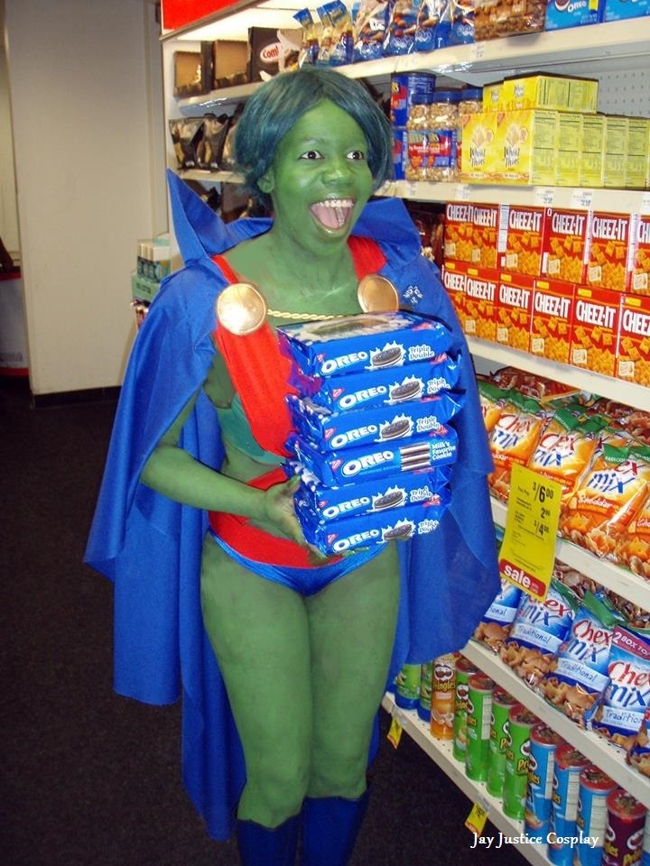 msjayjustice:  J’onn loves chocos. Lol! (couldn’t resist doing a silly set) serious