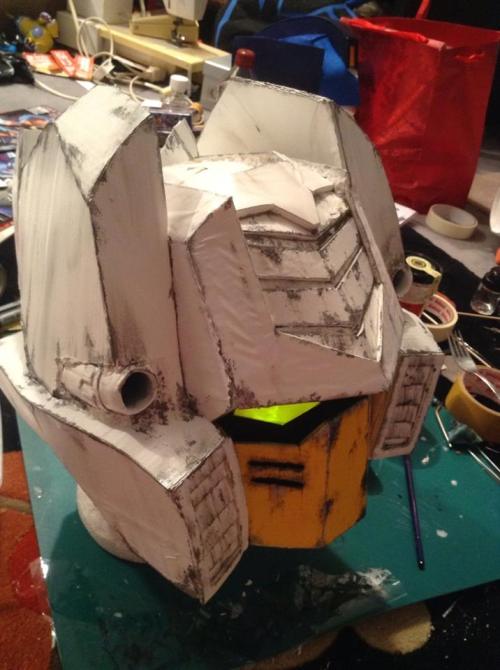 invisiblemoose:  rungian:  My decapitated robot head  Whoa, that’s amazing. 