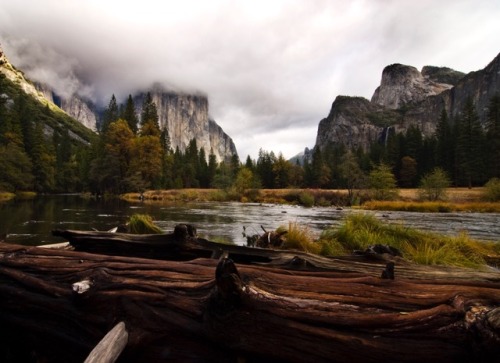 Classic view of Yosemite Valley