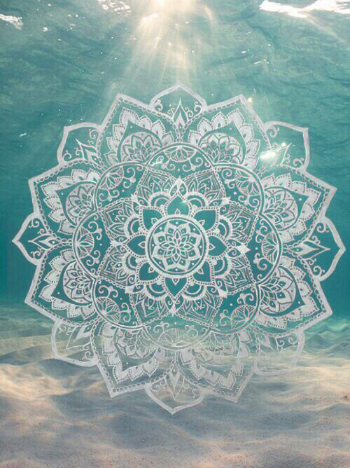 aksdkjfird:  Untitled en We Heart It.