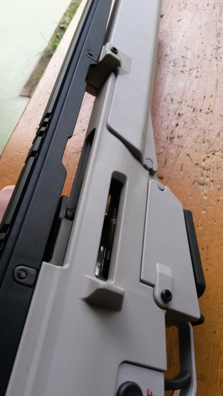 stedilnik:  big-hungry-gryphon: stedilnik:  New gun meme Loading modern guns with stripper/en bloc clips even though their design makes it impossible to do so  I’ll start.  
