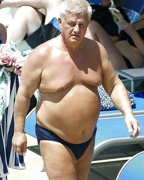 Sexy!! Love the boobs, belly, bulge & smoothness!!