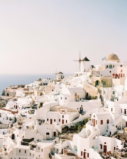 femmesoull: venusverticordias:  Santorini, Greece | miltonphoto  X 