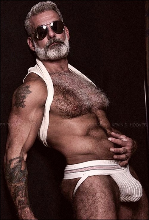 banjeebear:Kevin D. Hoover Photography Sized for sharing. Woof!