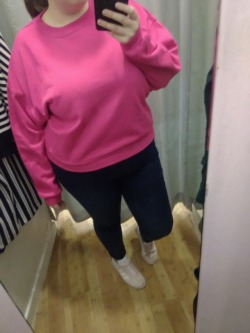 lumpyspaceprincessa:  Love me new pink jumper.