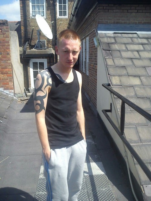 germanfagexposer: germanfagexposer:  This is submissive bareback bottom Tom @tomtompics from Uk. He wants to play a game of exposure. Every time this posts reaches a given number of notes more pictures and personal details of Tom will be revealed.  So